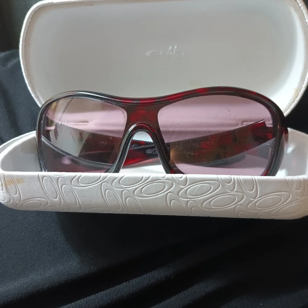 Oakley Speechless Sunglasses - Picture 1 of 12